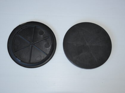 Plate - Cover plate in boot over fuel tank. Beta & Gamma