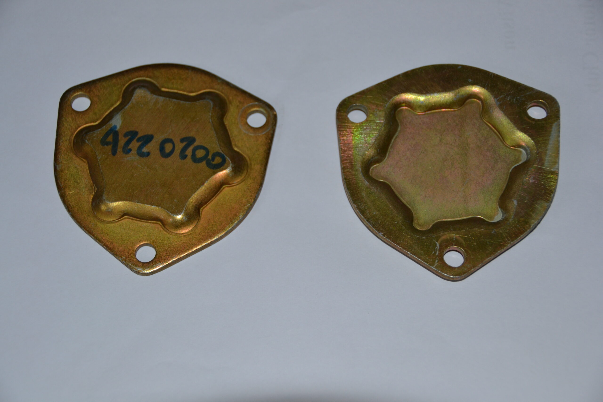 Cam Covers - Rear of cylinder head. Beta